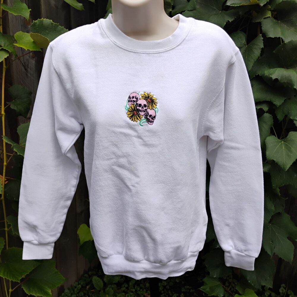 Embroidered Skulls & Sunflower Sweatshirt Small White Floral Crewneck Pullover